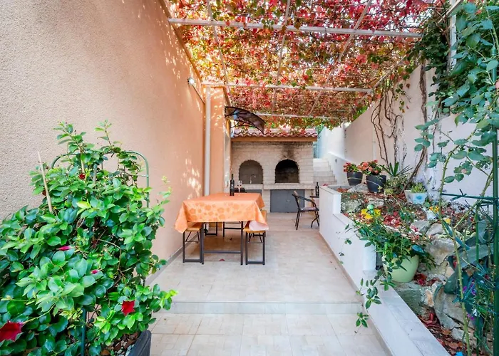 Andrea-1 By Interhome דירה *