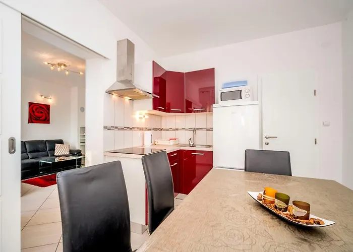 Andrea-1 By Interhome ז'אבוריץ'