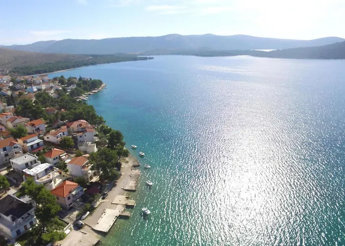 Andrea-1 By Interhome דירה